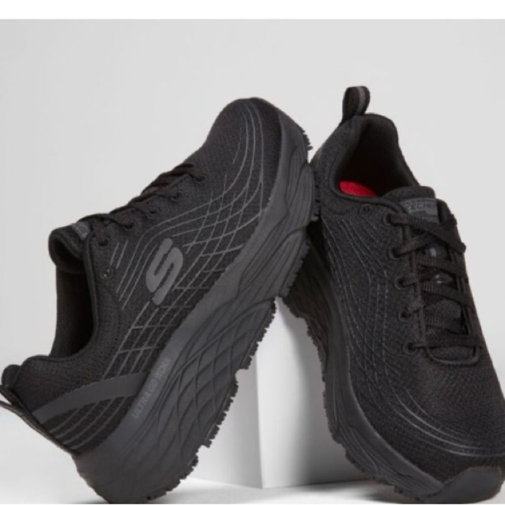 Sketcher work shoes me and our women size 8